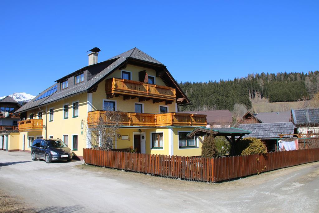 Haus Dorfer Bed and Breakfast Mariapfarr Buitenkant foto