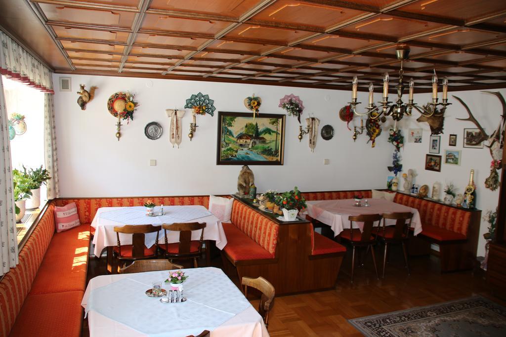 Haus Dorfer Bed and Breakfast Mariapfarr Buitenkant foto