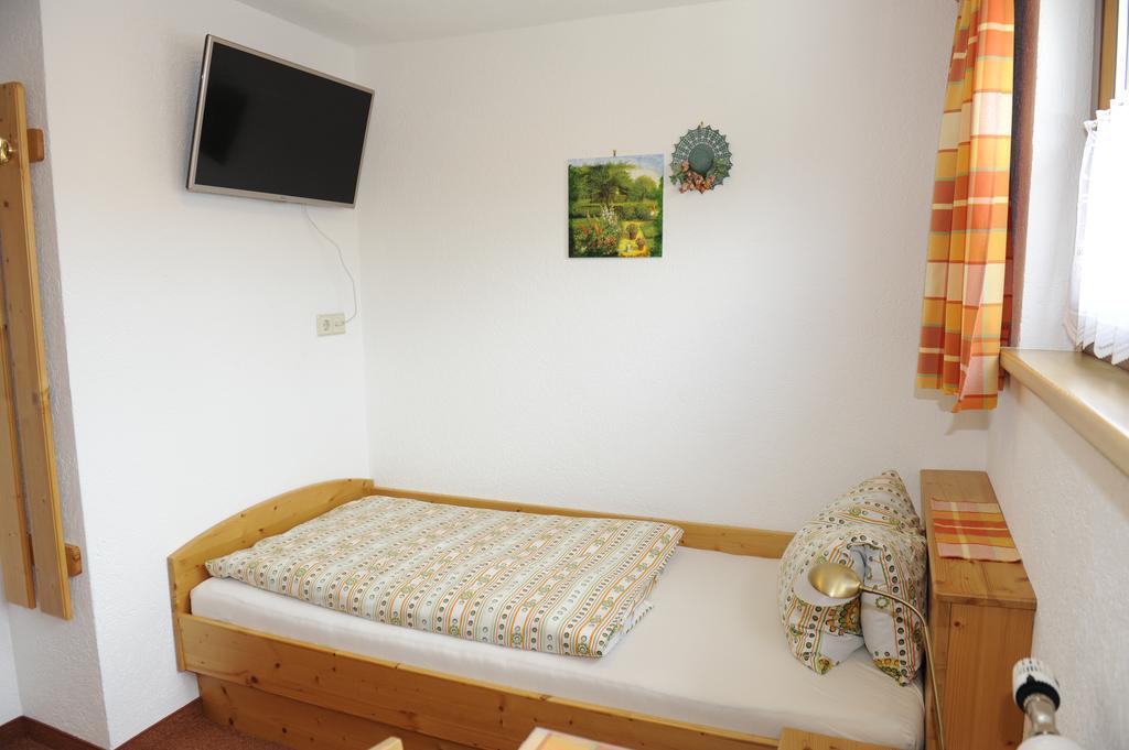 Haus Dorfer Bed and Breakfast Mariapfarr Buitenkant foto
