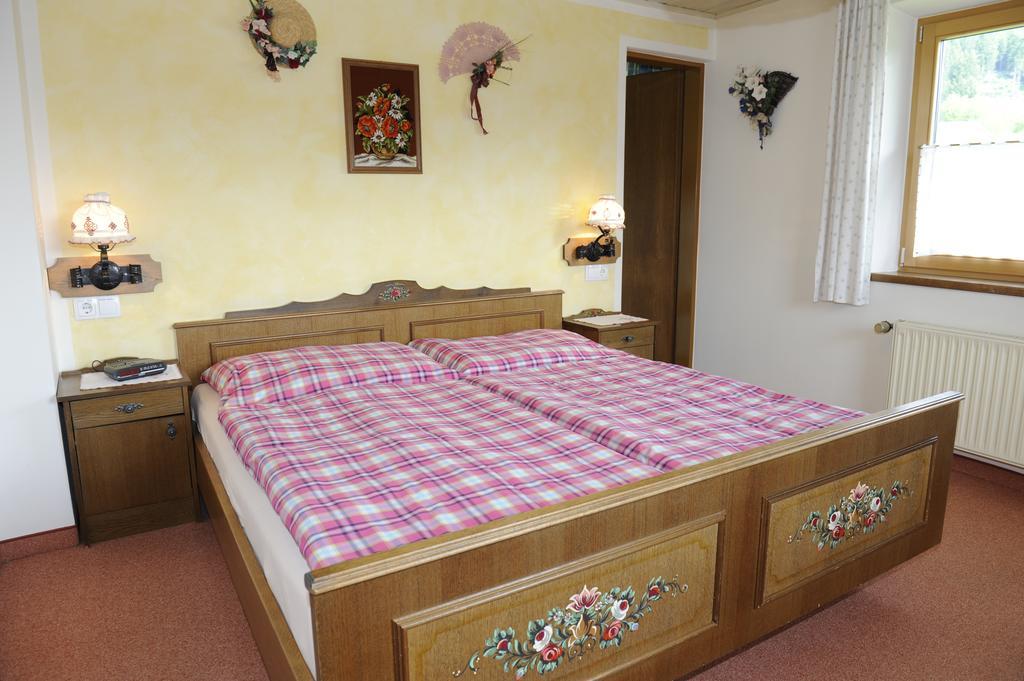 Haus Dorfer Bed and Breakfast Mariapfarr Buitenkant foto