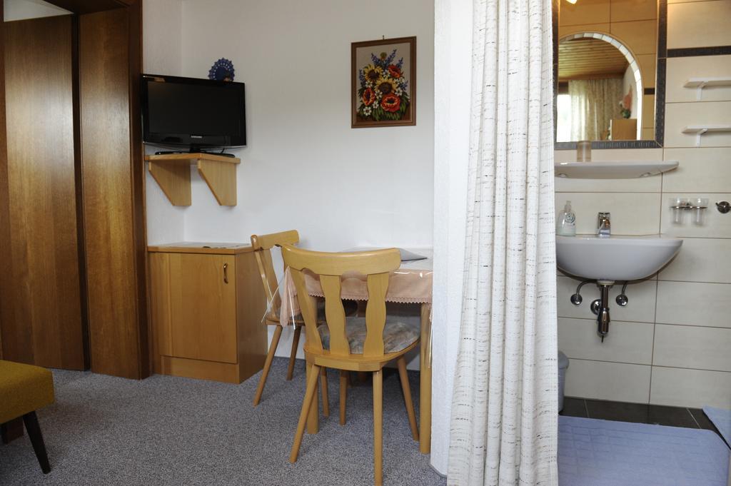 Haus Dorfer Bed and Breakfast Mariapfarr Buitenkant foto