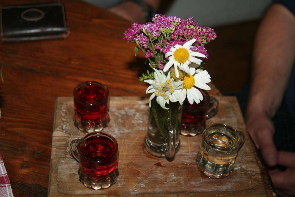 Haus Dorfer Bed and Breakfast Mariapfarr Buitenkant foto