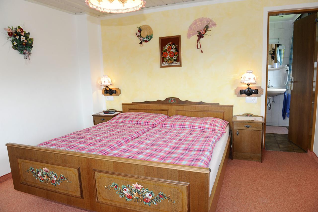 Haus Dorfer Bed and Breakfast Mariapfarr Buitenkant foto