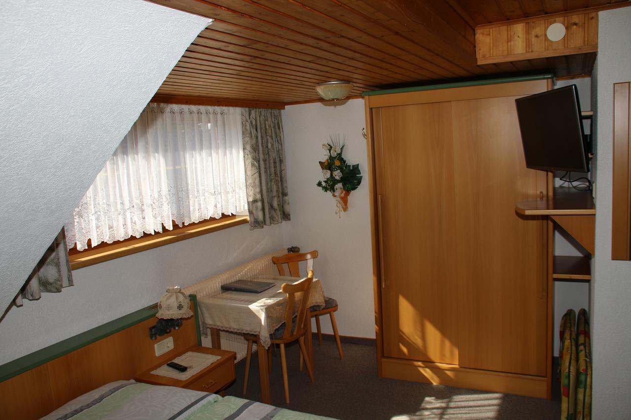 Haus Dorfer Bed and Breakfast Mariapfarr Buitenkant foto