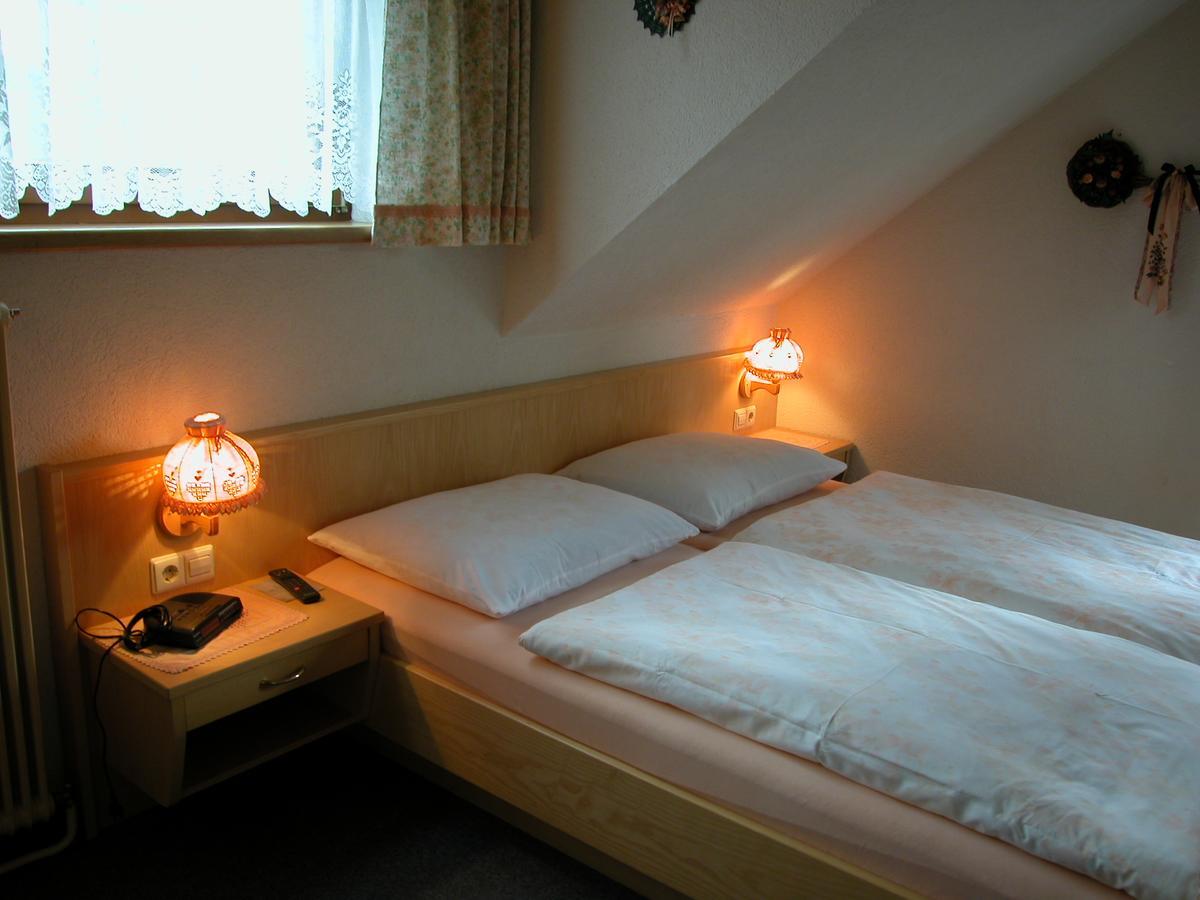 Haus Dorfer Bed and Breakfast Mariapfarr Buitenkant foto